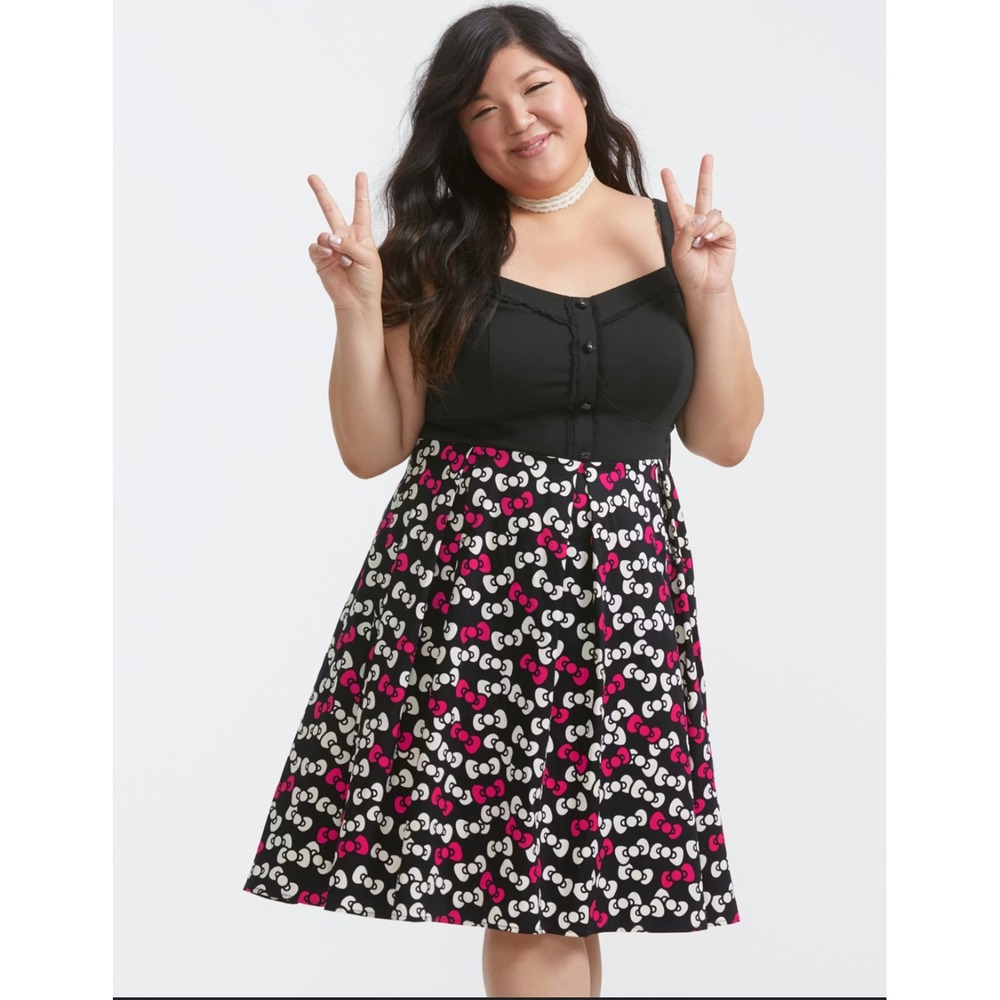 Hello Kitty Torrid Black Pink White Bow Dress‎ Size 18